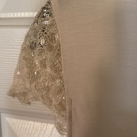 Lace and sequined capped sleeve Tee - Picture 5 of 5